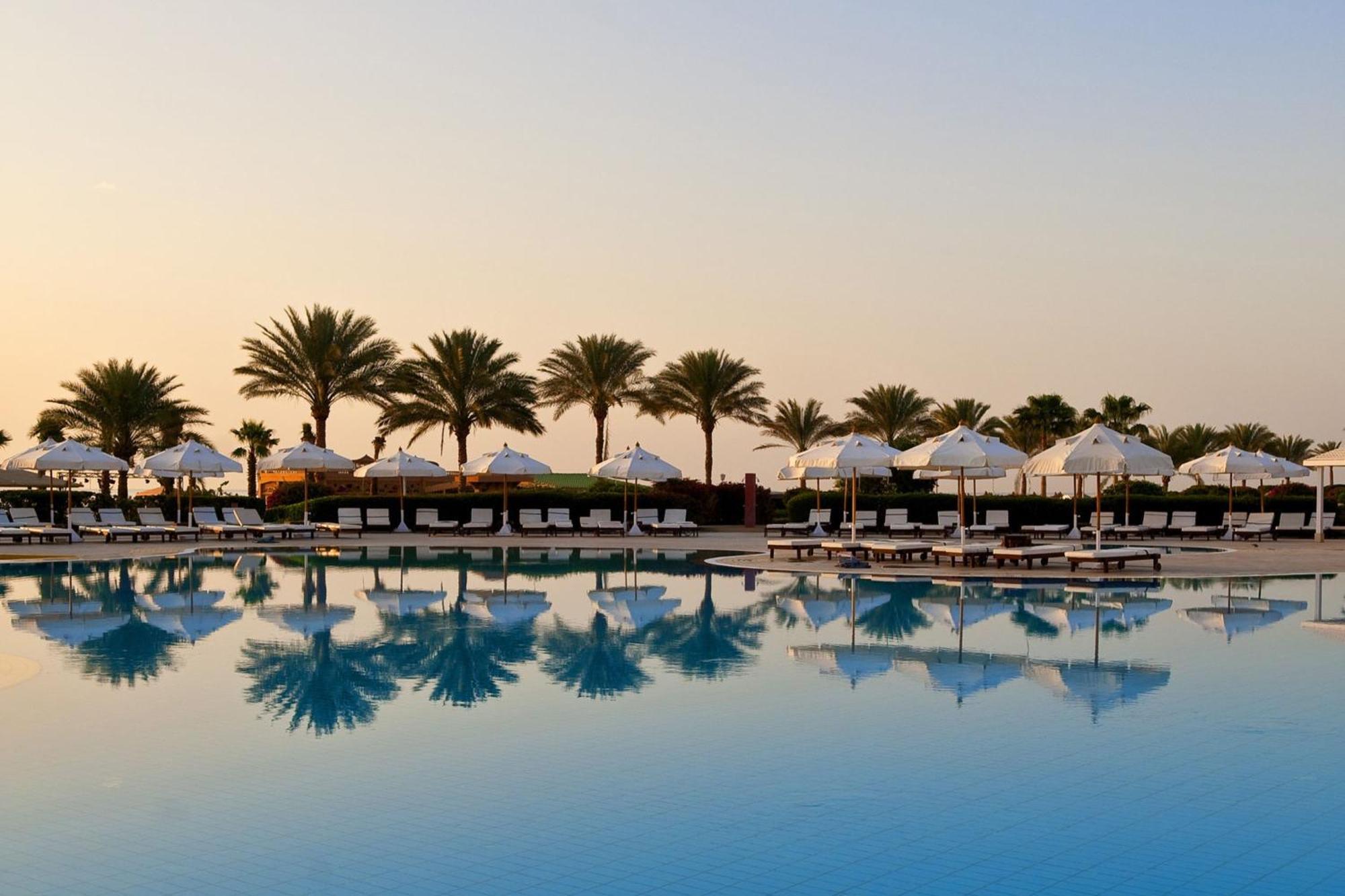 Baron Resort Sharm El Sheikh (Adults Only) Exterior foto The pool at the Jumeirah Beach Hotel