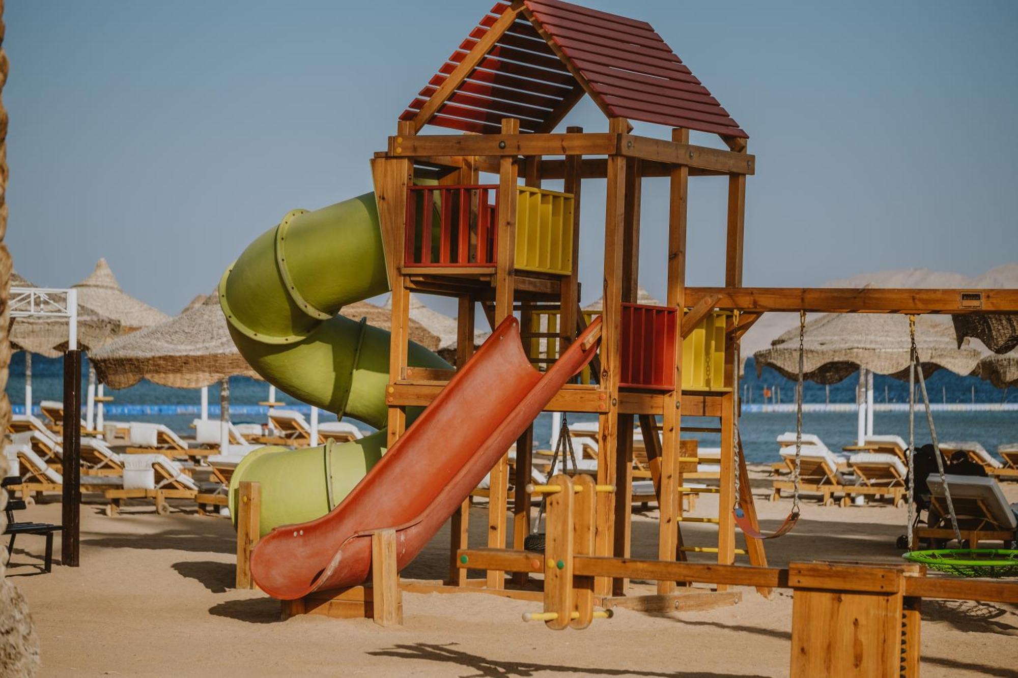 Baron Resort Sharm El Sheikh (Adults Only) Exterior foto Playground on the beach